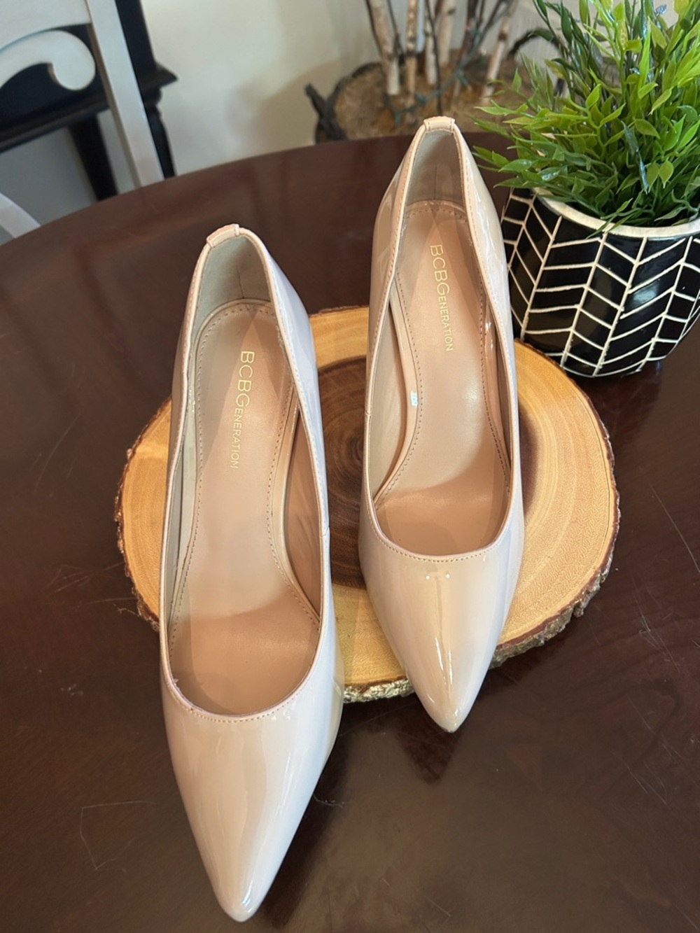 BCBGeneration Heidi Pointed Toe Pumps Patent Leather Nude‎ Size 10